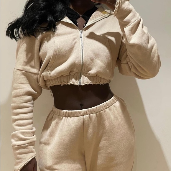 The Kript store matching sweat suit - Picture 9 of 10